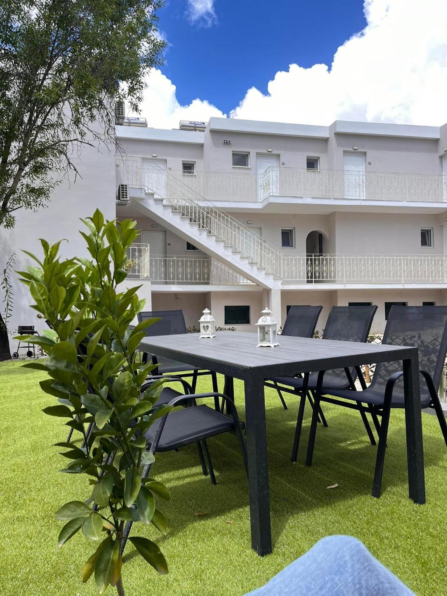 Nisea Apartments Ipsos Exterior photo